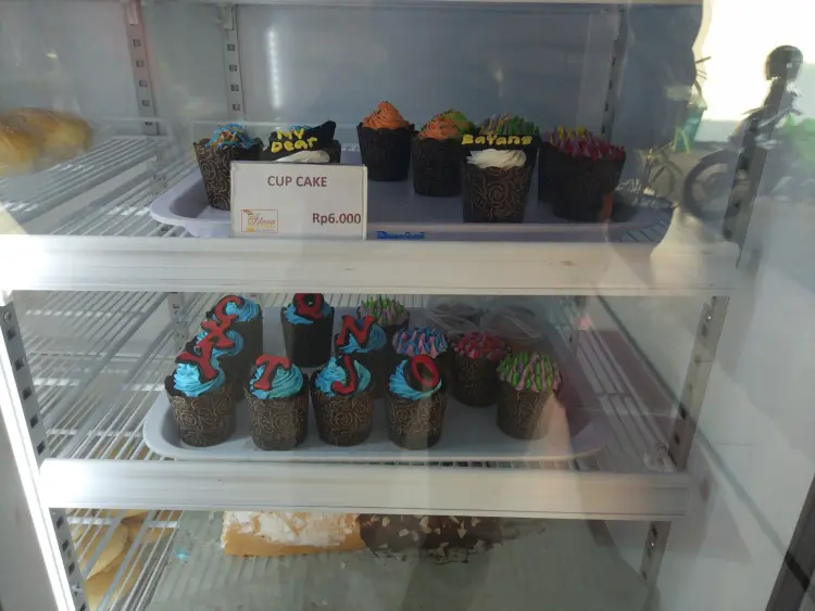 Istana Kue & oleh oleh snack Bandung 4