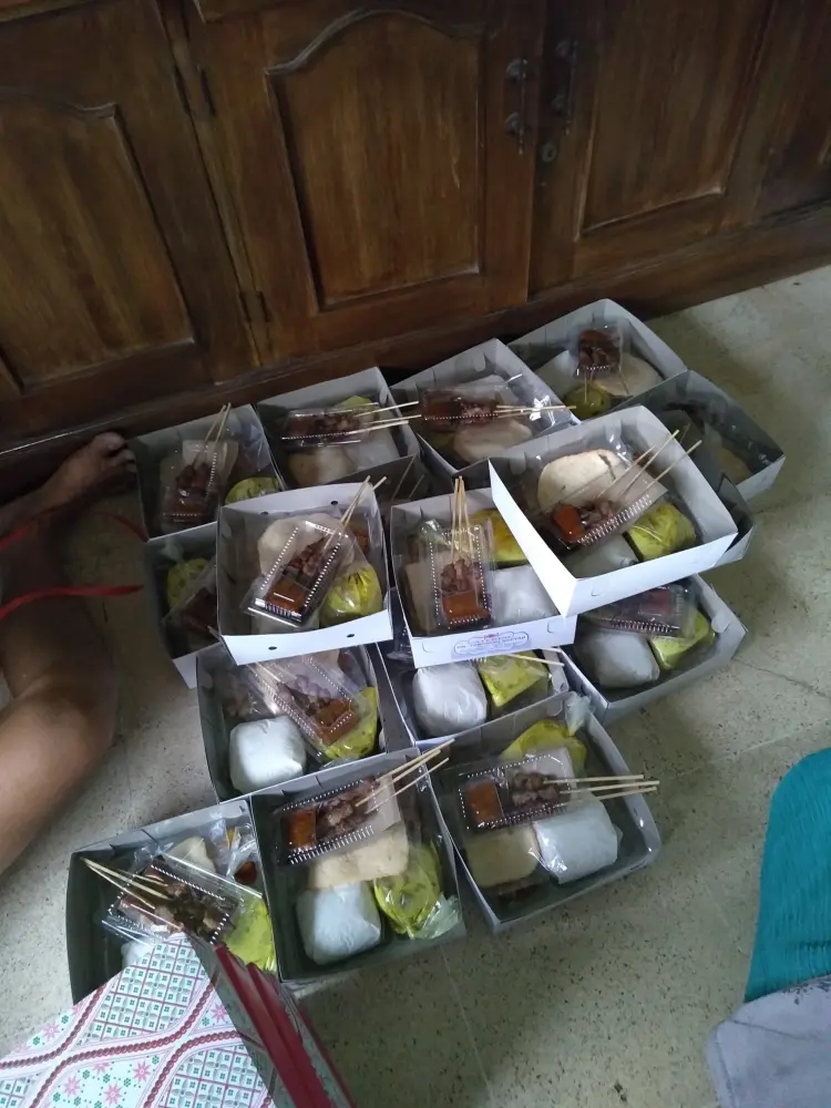 Rumah Makan Tongseng Kopyah 10