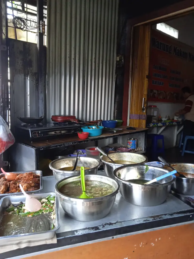 Warung Prasmanan Bu Sum 1