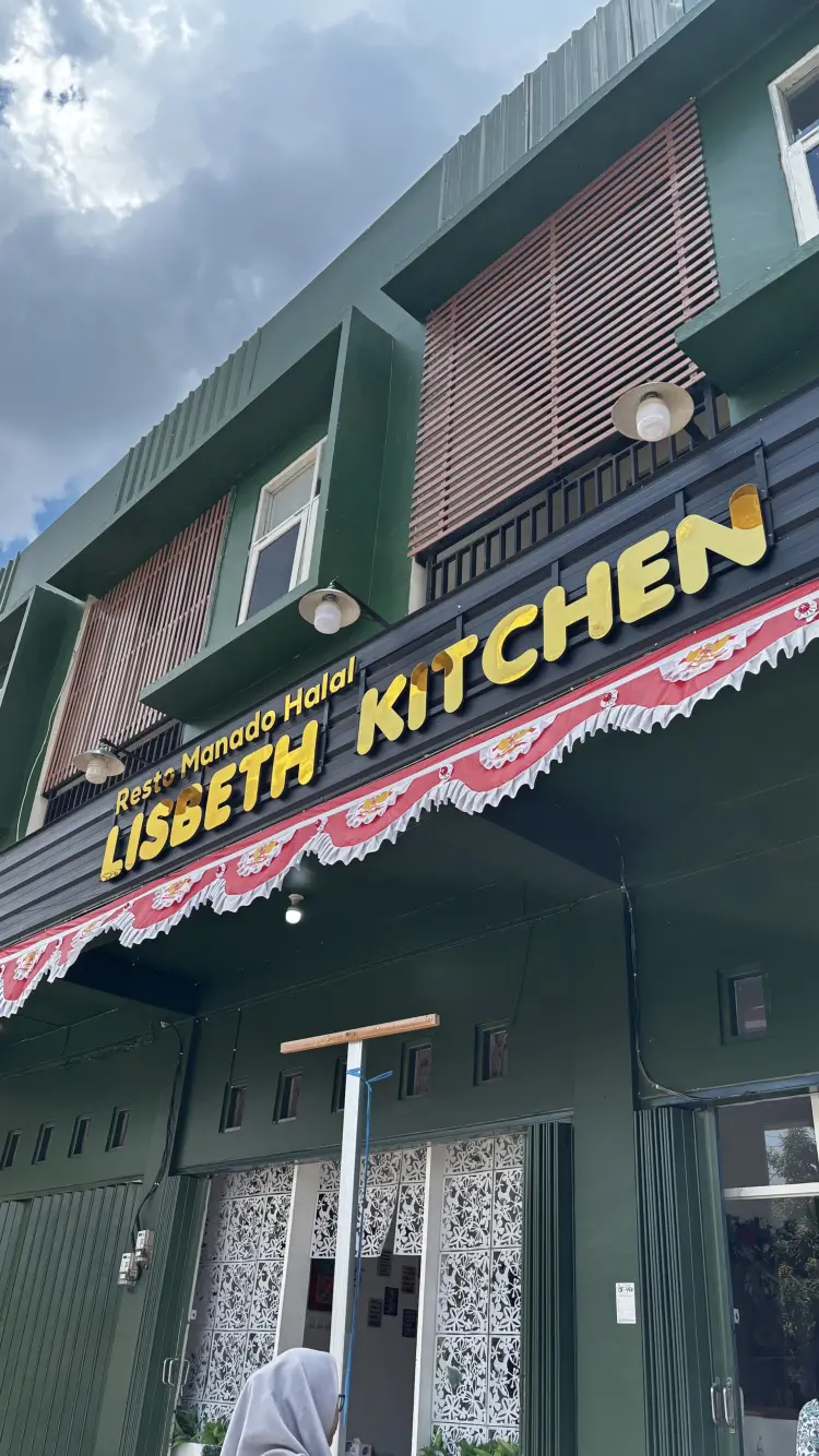 Resto Manado Halal LISBETH KITCHEN. RAHANG TUNA, IKAN BAKAR, SEAFOOD, NASI CAMPUR, NASI KUNING & BUBUR MANADO. Pedas & Enak. 1