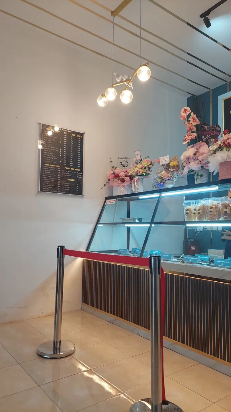 Resto Manado Halal LISBETH KITCHEN. RAHANG TUNA, IKAN BAKAR, SEAFOOD, NASI CAMPUR, NASI KUNING & BUBUR MANADO. Pedas & Enak. 5