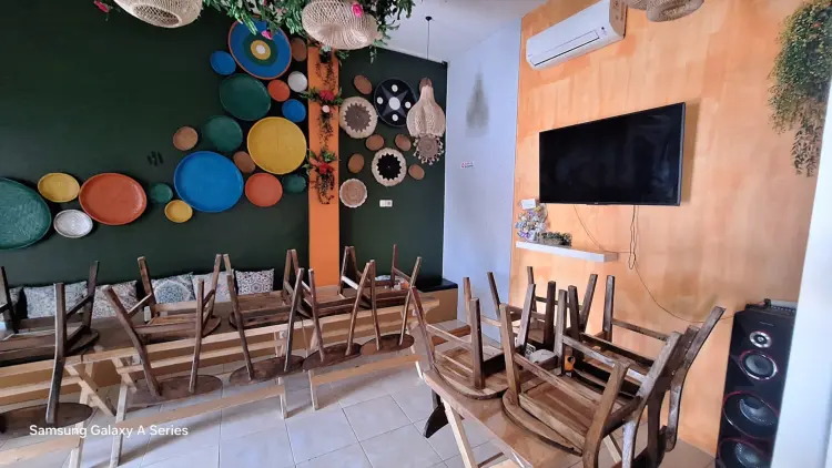 Resto Manado Halal LISBETH KITCHEN. RAHANG TUNA, IKAN BAKAR, SEAFOOD, NASI CAMPUR, NASI KUNING & BUBUR MANADO. Pedas & Enak. 10