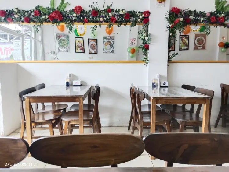 Resto Manado Halal LISBETH KITCHEN. RAHANG TUNA, IKAN BAKAR, SEAFOOD, NASI CAMPUR, NASI KUNING & BUBUR MANADO. Pedas & Enak. 9