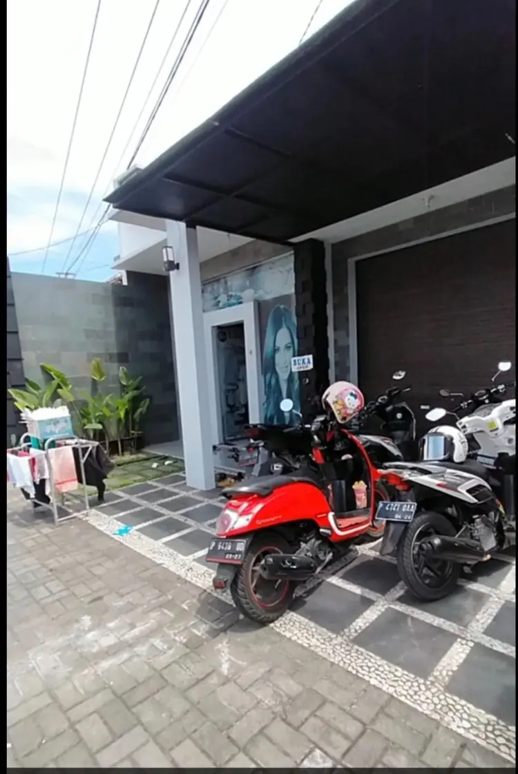 Lucky Salon 1