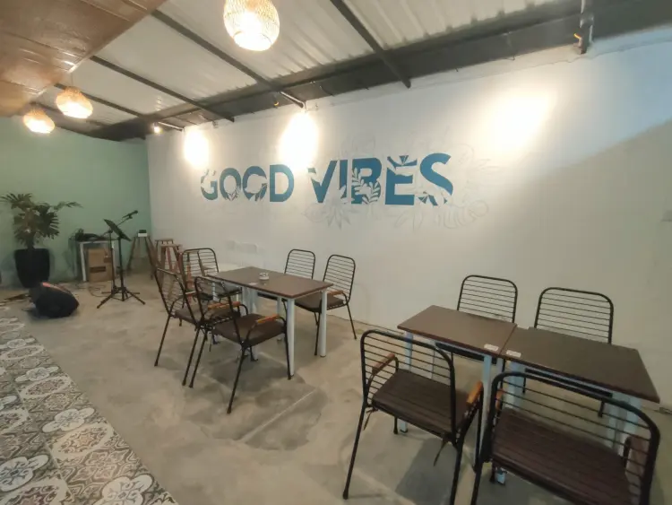 Awan Putih Coffee and Resto 4