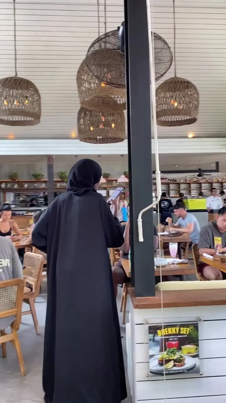 Milk & Madu Berawa 7