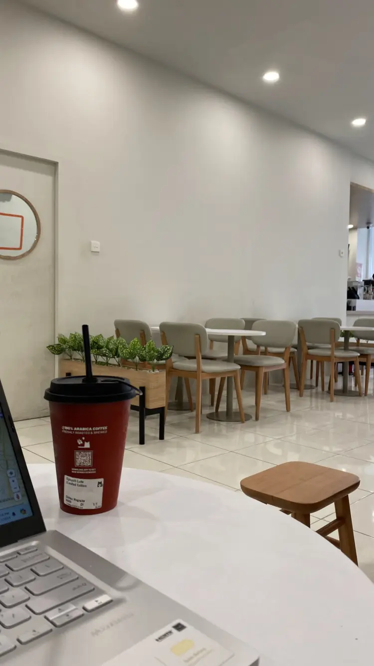 TOMORO COFFEE - Jakal UII 7