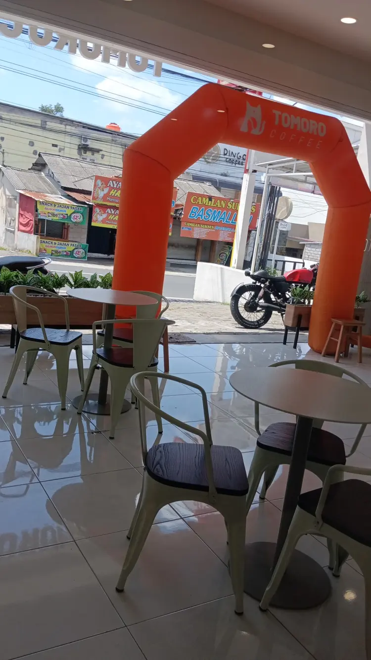 TOMORO COFFEE - Jakal UII 3