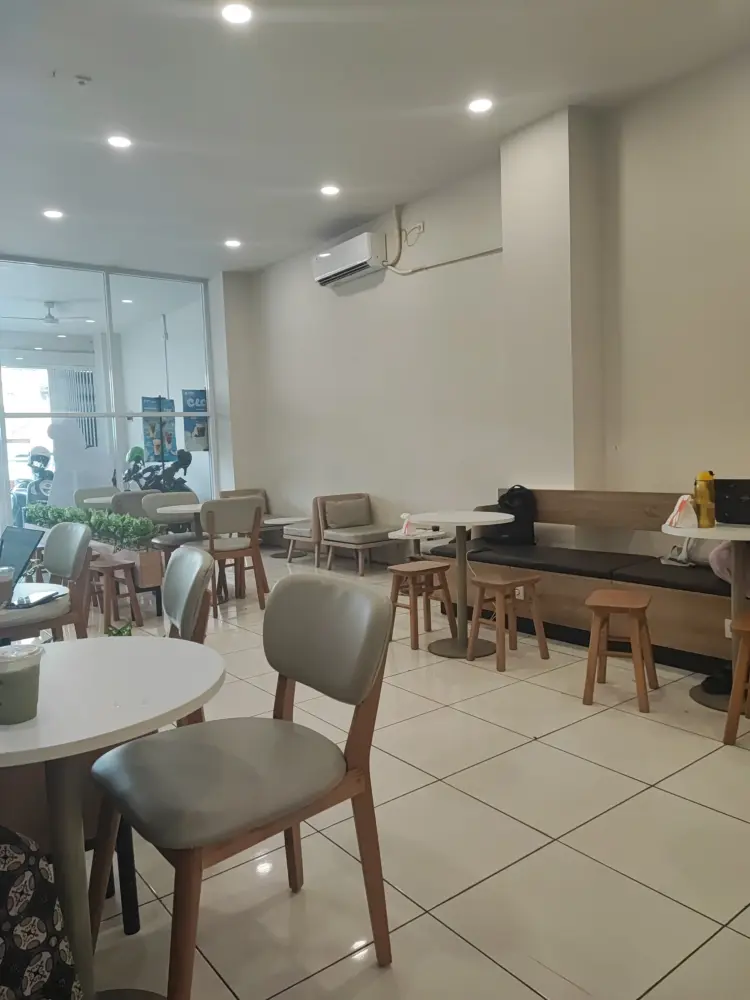 TOMORO COFFEE - Jakal UII 5