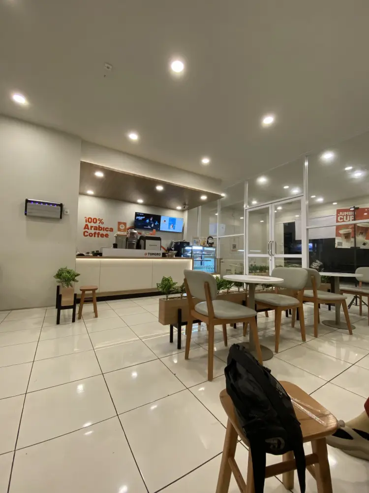 TOMORO COFFEE - Jakal UII 2