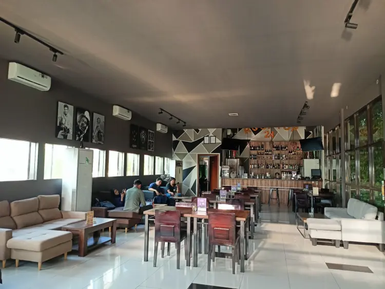 Rooftop 24 Cafe & Bar 1