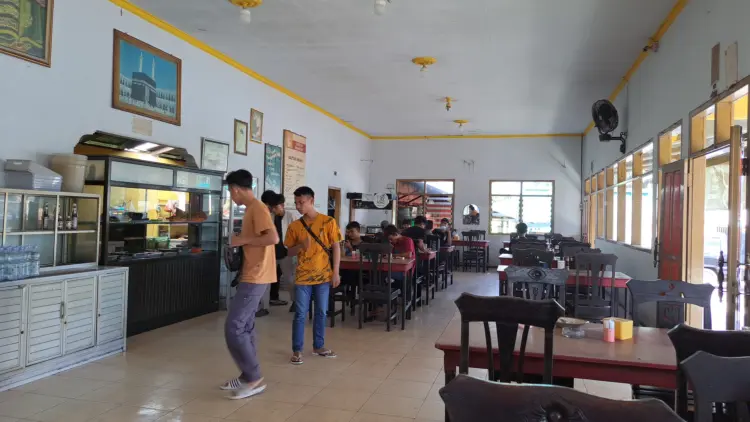 Warung Makan Lumayan Travel 2