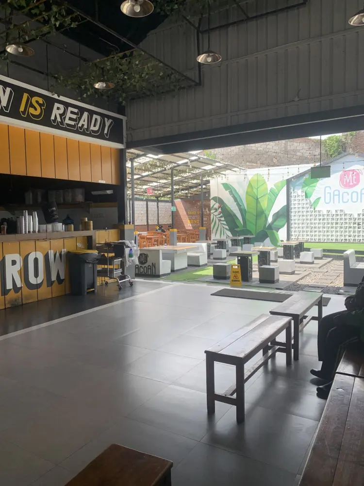 Mie Gacoan Mayjen Sungkono 6