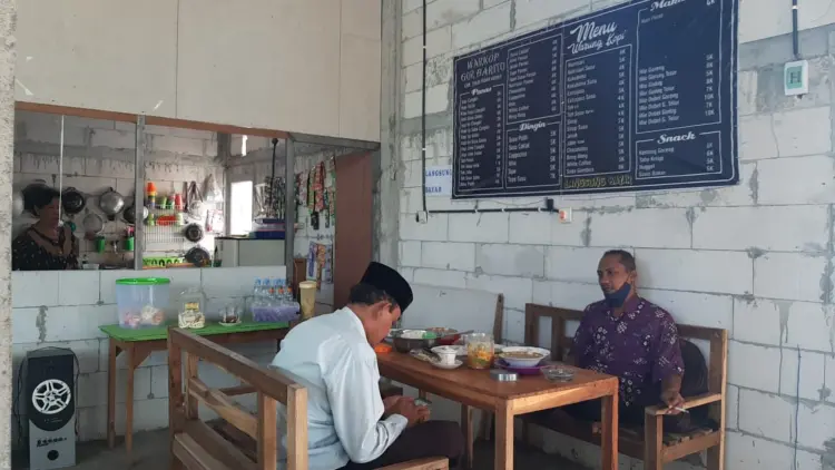 WARKOP BARITO TIMUR PASAR KEREP 5