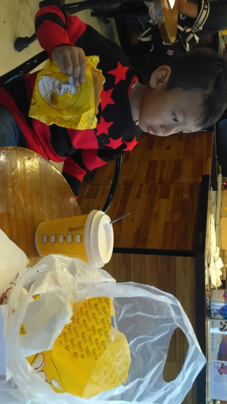 Roti 'O Stasiun Bandung 9