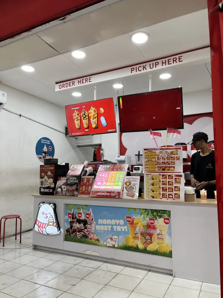 Momoyo - Ice Cream & Fruit Tea Kampung Inggris 4