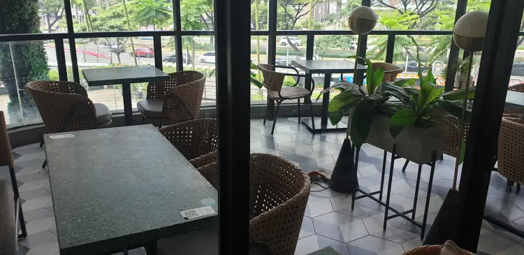 Common Grounds Coffee - FX Sudirman 2