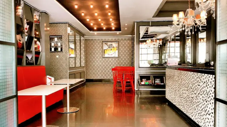 Genesis Bar & Resto KARAOKE 2