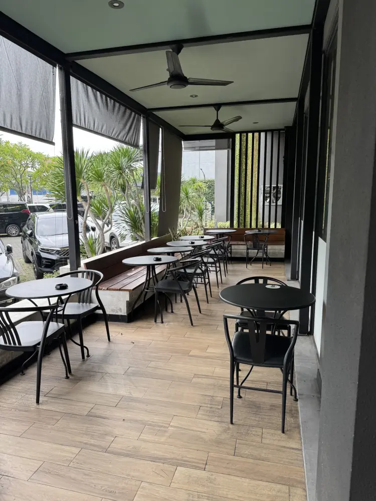 Starbucks Wang Plaza 5