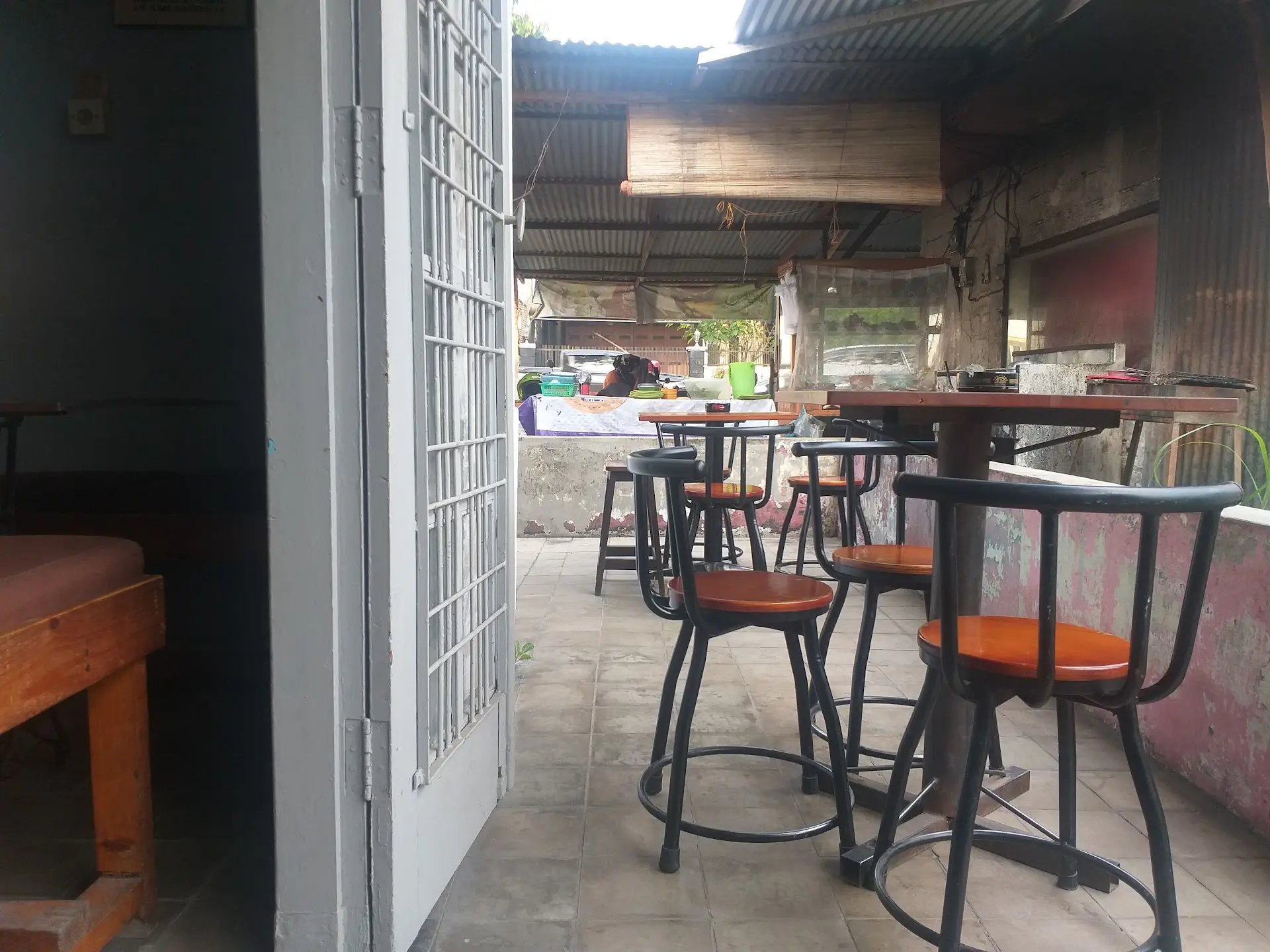 Coffee Purists, Step In! This 'No-Frills' Medan Cafe is the Cure for Fussy Coffee. 5