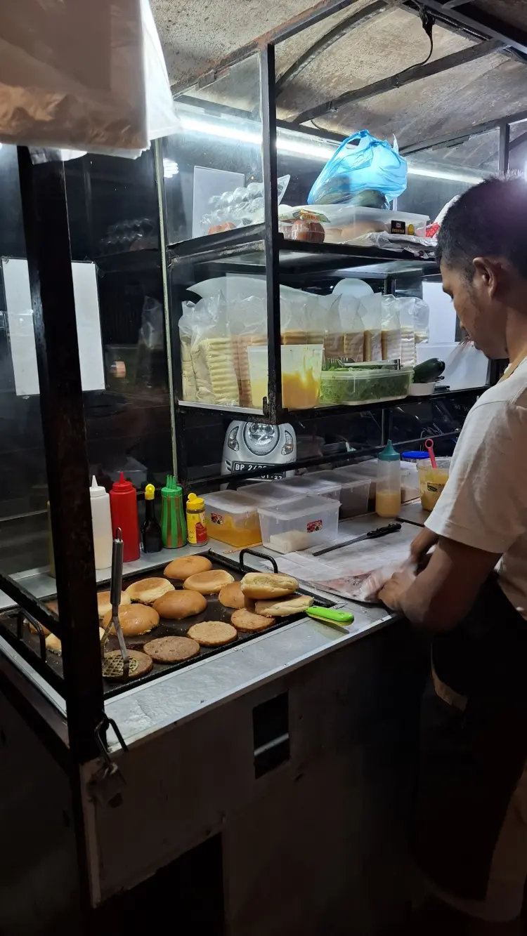 Q-Burger & Roti Bakar Bandung 5