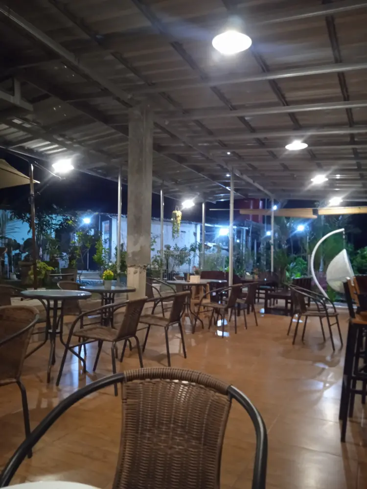 Banyu Emas Cafe & Resto 3