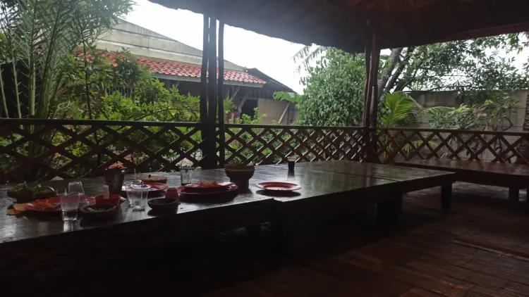 RM & Pemancingan Surya Kencana 7