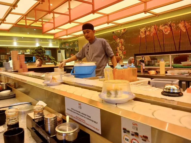 Sushi Rio Nagoya Hill 6