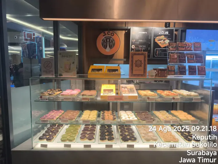 J.CO Donuts & Coffee - Pakuwon City Mall 9