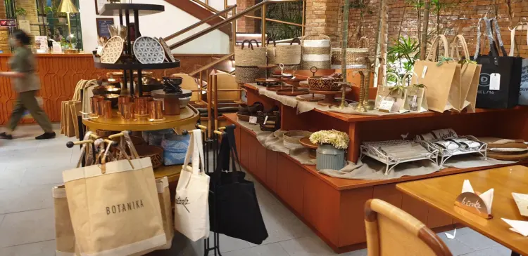 Botanika - Kertajaya Indah 7