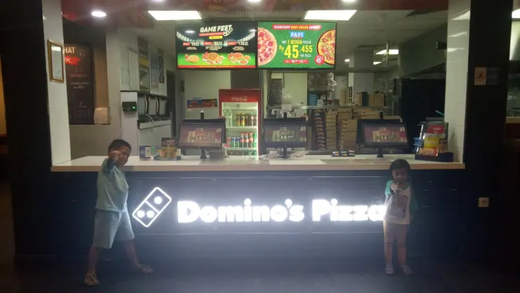 Domino's Pizza 4
