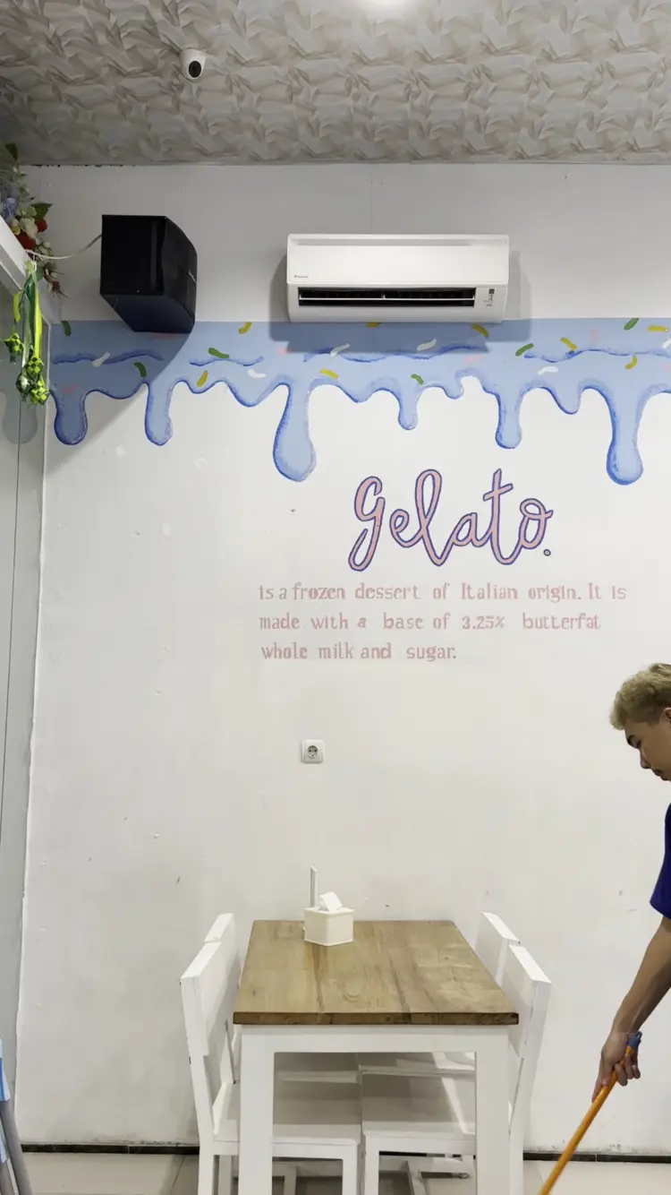 Orso Gelato & Cafe Rembang 8