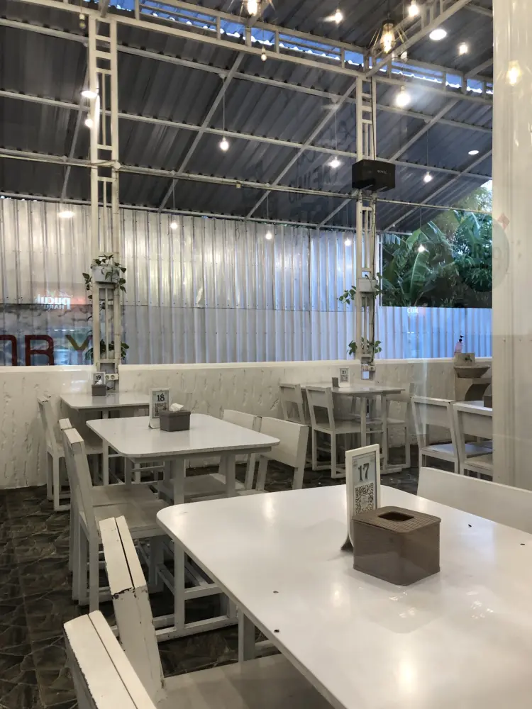 Orso Gelato & Cafe Rembang 10