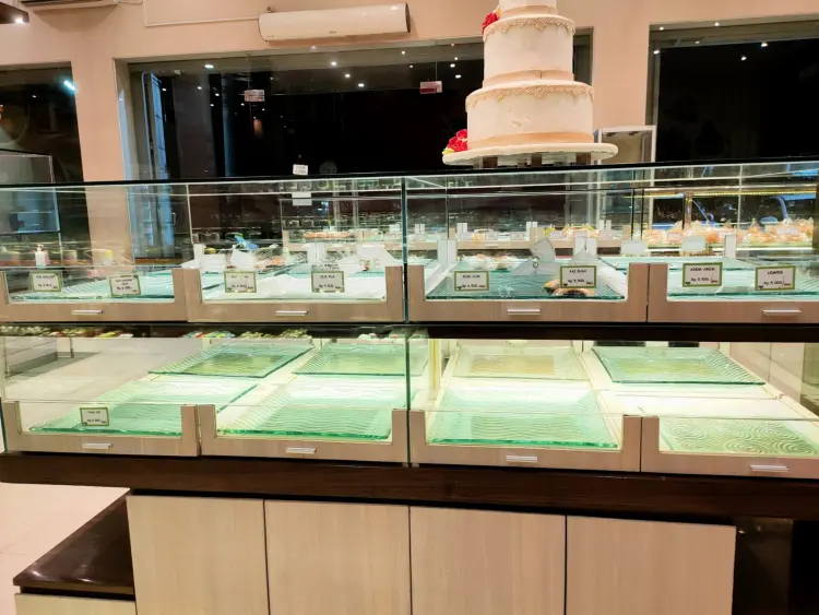 Sam’s Bakery & Donuts - Rungkut Madya 7