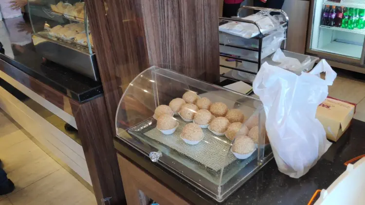 Sam’s Bakery & Donuts - Rungkut Madya 9