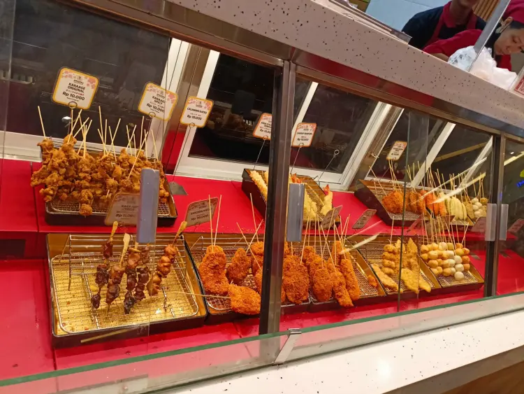 Shigeru Blok M Plaza 7