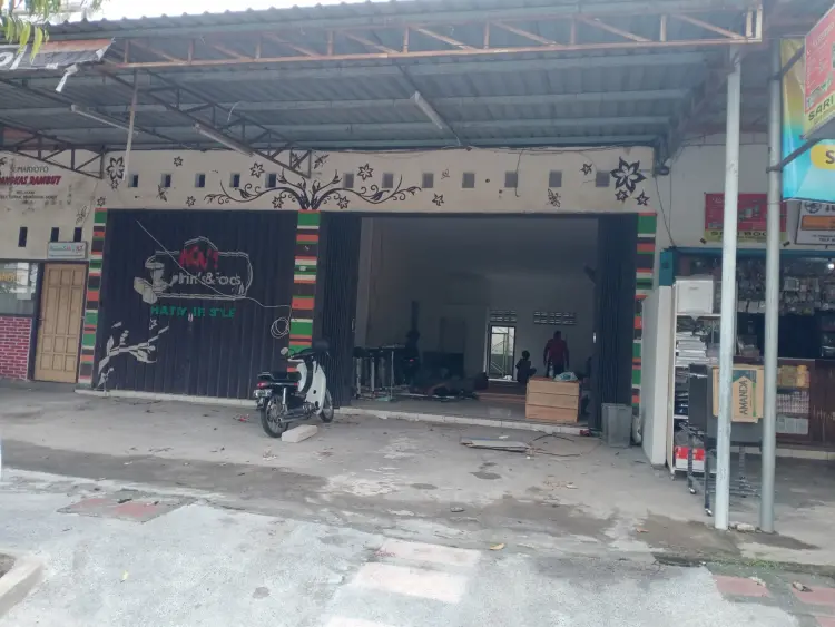 Rocket Chicken Trenggalek 1