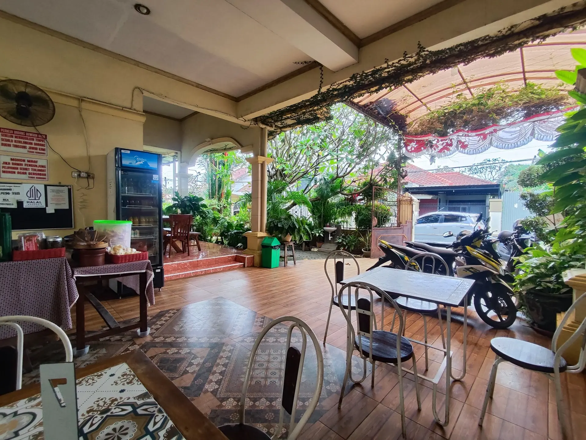 For Javanese in Makassar, this Gudeg is a taste of home, but here's the catch 5