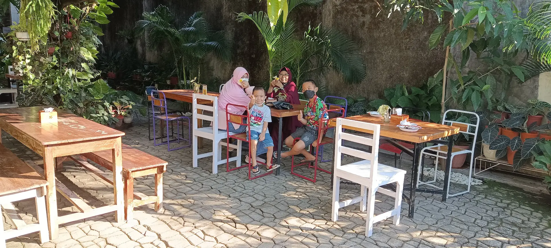 For Javanese in Makassar, this Gudeg is a taste of home, but here's the catch 8