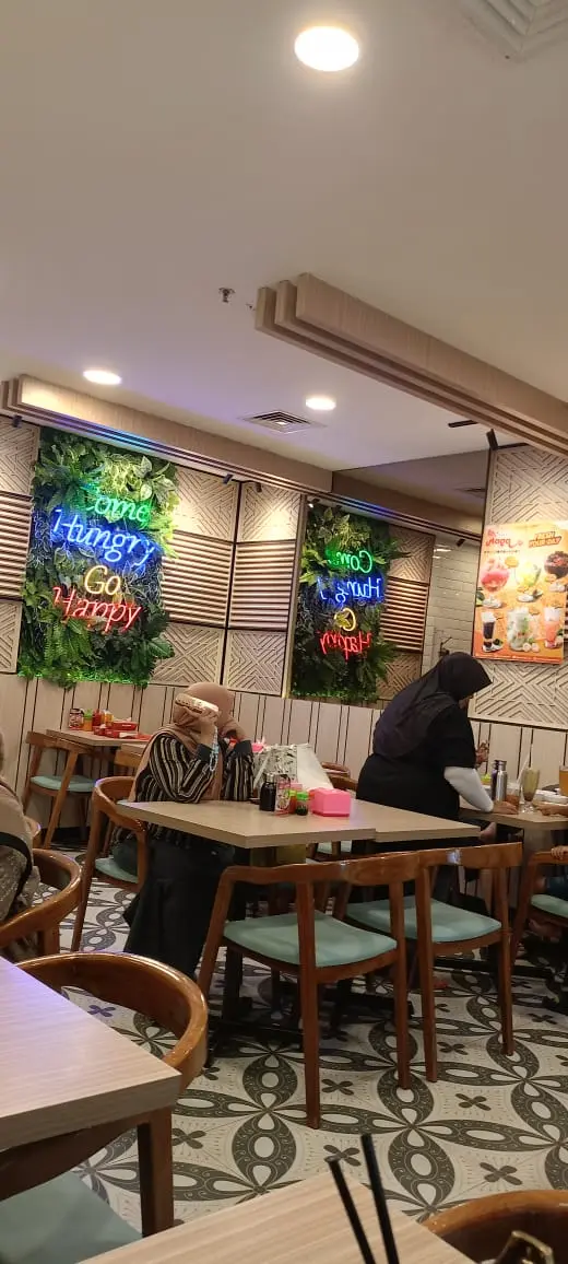 Calling all Bakmi Naga OGs! Is something a bit off with this branch?