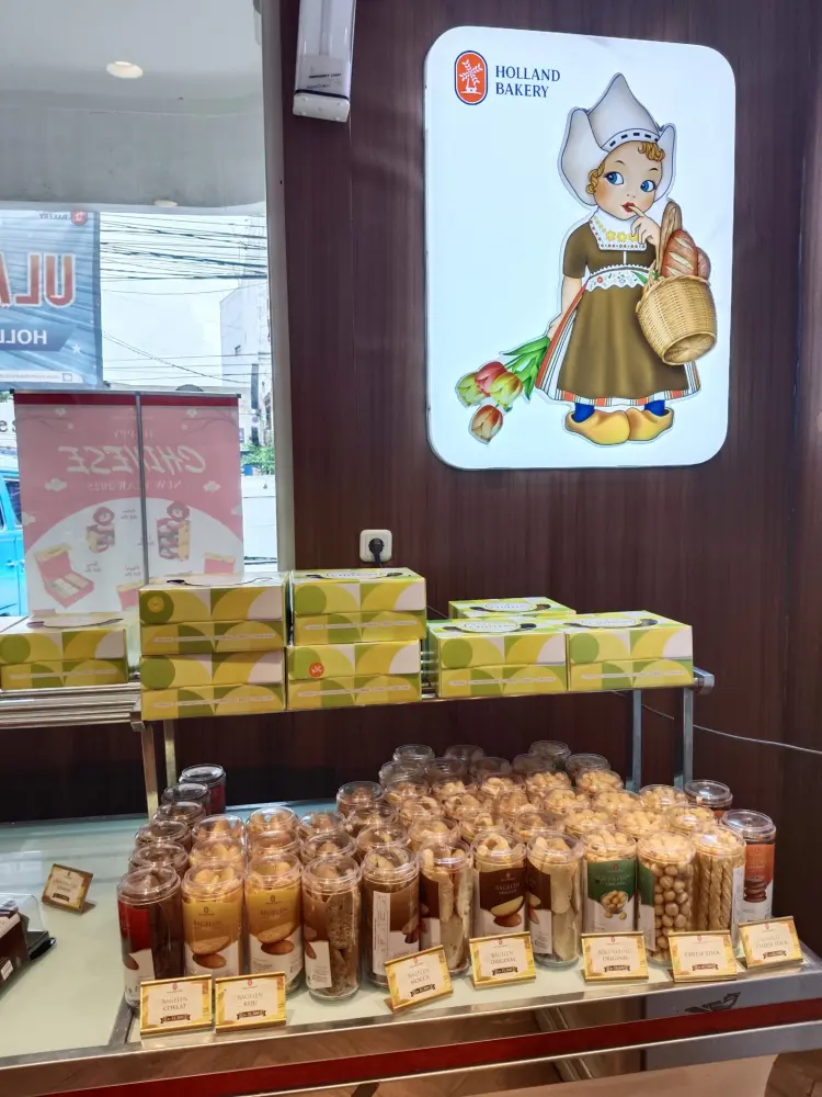 Holland Bakery Jatibening 6