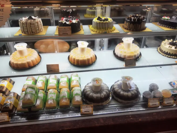 Holland Bakery Jatibening 4