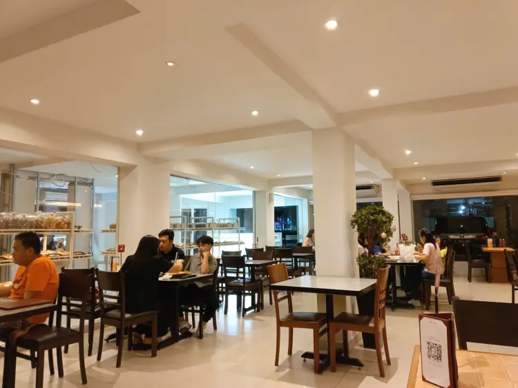 Bon Ami Restaurant 2