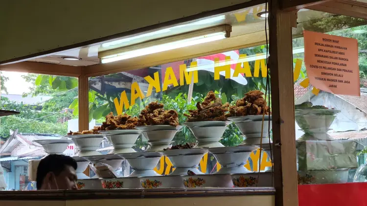 RM. Padang Hayam Wuruk 7