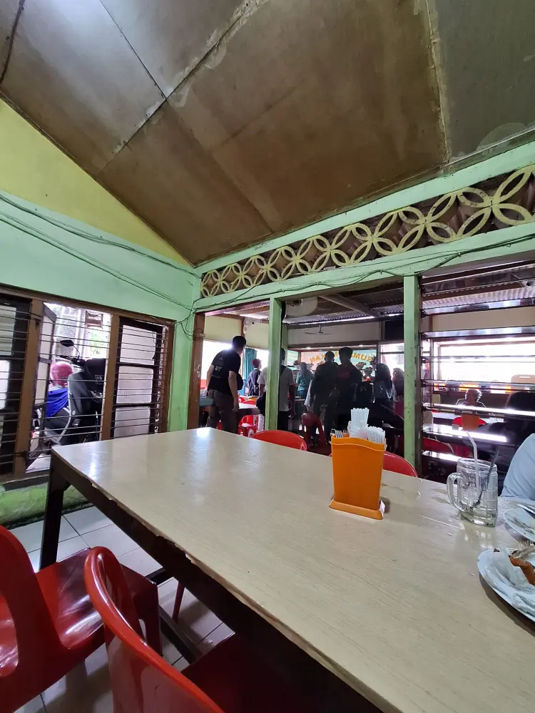 RM. Padang Hayam Wuruk 2