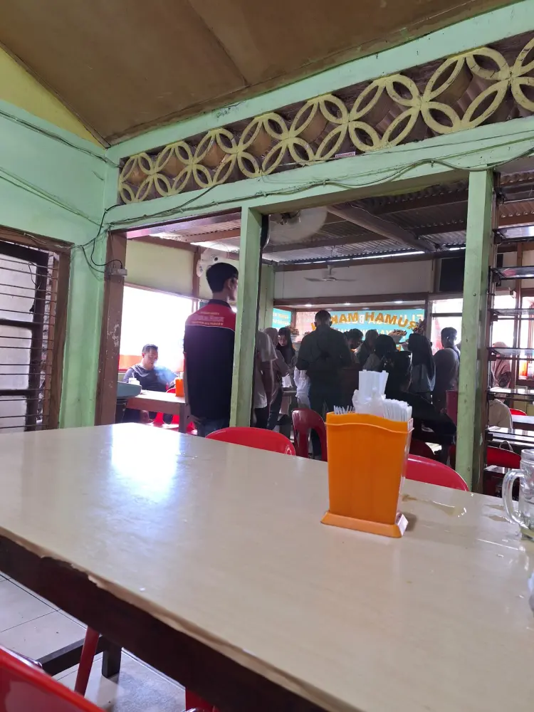 RM. Padang Hayam Wuruk 10