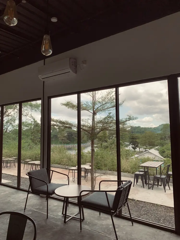 Eastpresso Coffee and Space 9