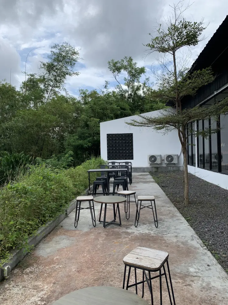 Eastpresso Coffee and Space 8