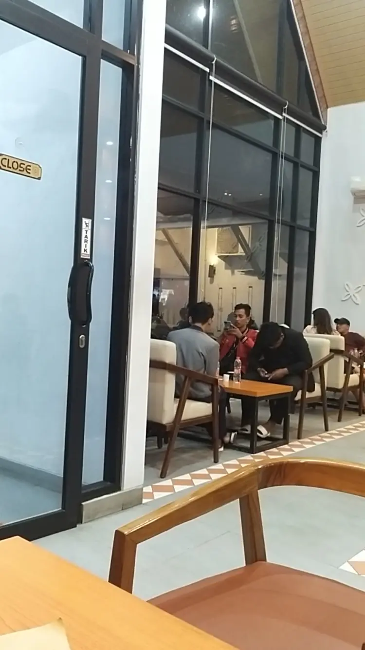 GUBUG DESA Cafe & Resto 8