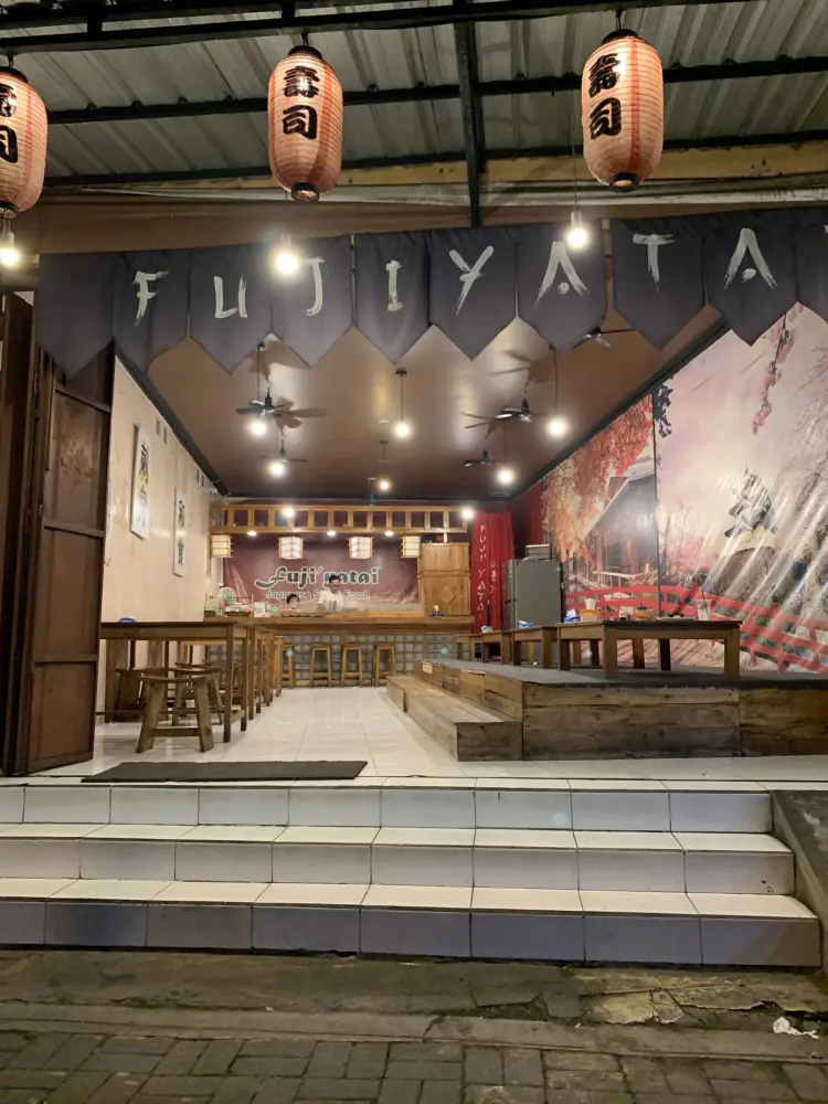 Fujiyatai Japanese Street Food Sushi 1